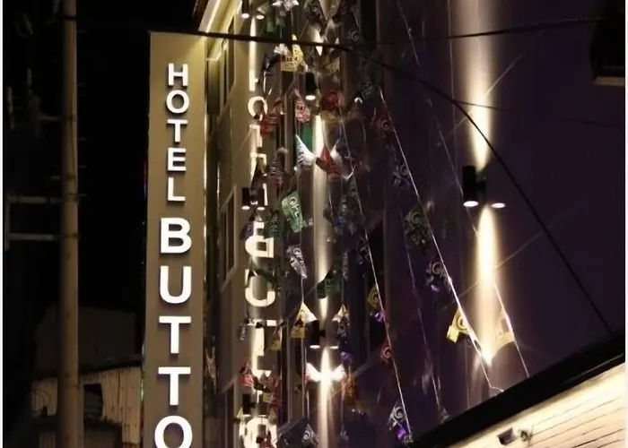 Button モーテル